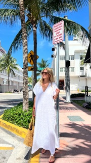 Flavia Palmiero feet photo thumbnail