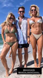 Flavia Palmiero feet photo thumbnail