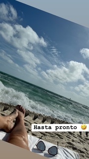 Flavia Palmiero feet photo thumbnail