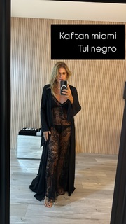 Flavia Palmiero feet photo thumbnail