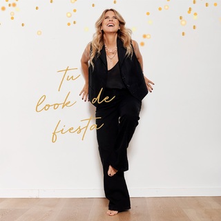 Flavia Palmiero feet photo thumbnail