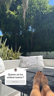 Flavia Palmiero feet photo thumbnail