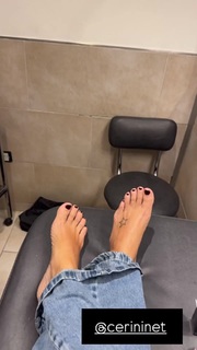 Flavia Palmiero feet photo thumbnail