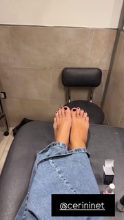 Flavia Palmiero feet photo thumbnail