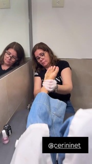 Flavia Palmiero feet photo thumbnail