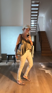 Flavia Palmiero feet photo thumbnail