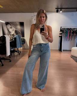 Flavia Palmiero feet photo thumbnail