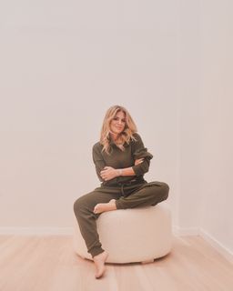 Flavia Palmiero feet photo thumbnail