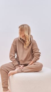 Flavia Palmiero feet photo thumbnail