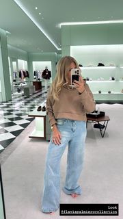 Flavia Palmiero feet photo thumbnail