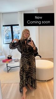 Flavia Palmiero feet photo thumbnail