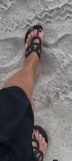 Flavia Palmiero feet photo thumbnail