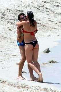 Flavia Pennetta feet photo thumbnail