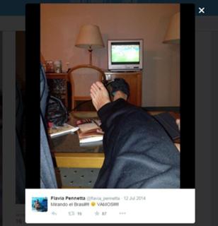 Flavia Pennetta feet photo thumbnail