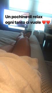 Flavia Pennetta feet photo thumbnail