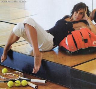 Flavia Pennetta feet photo thumbnail