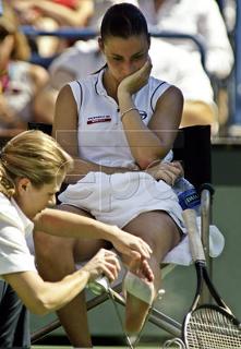 Flavia Pennetta feet photo thumbnail