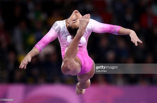 Flavia Saraiva feet photo thumbnail