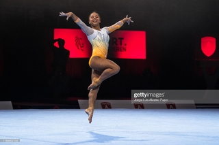 Flavia Saraiva feet photo thumbnail