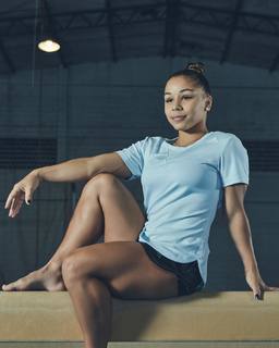 Flavia Saraiva feet photo thumbnail