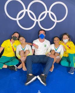 Flavia Saraiva feet photo thumbnail