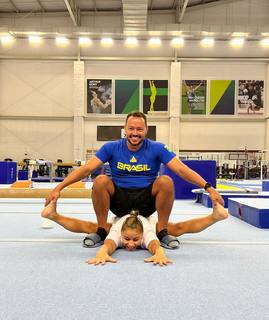 Flavia Saraiva feet photo thumbnail