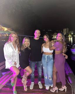 Flavia Saraiva feet photo thumbnail