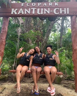 Flavia Saraiva feet photo thumbnail