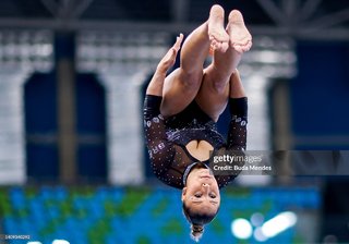 Flavia Saraiva feet photo thumbnail