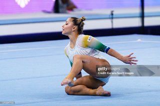 Flavia Saraiva feet photo thumbnail