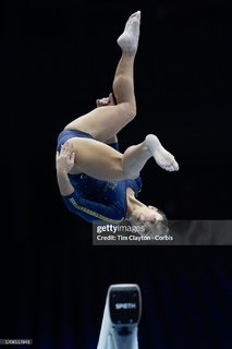 Flavia Saraiva feet photo thumbnail