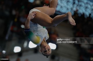 Flavia Saraiva feet photo thumbnail