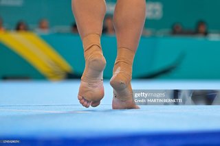 Flavia Saraiva feet photo thumbnail