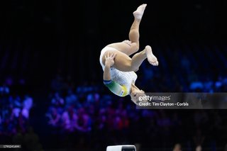 Flavia Saraiva feet photo thumbnail