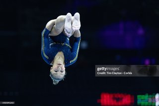 Flavia Saraiva feet photo thumbnail