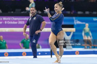 Flavia Saraiva feet photo thumbnail