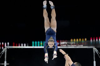 Flavia Saraiva feet photo thumbnail