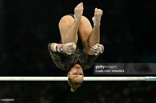 Flavia Saraiva feet photo thumbnail