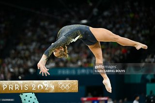 Flavia Saraiva feet photo thumbnail