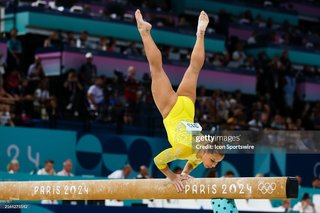 Flavia Saraiva feet photo thumbnail