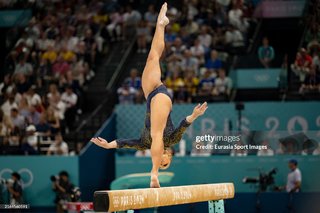 Flavia Saraiva feet photo thumbnail