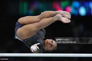 Flavia Saraiva feet photo thumbnail