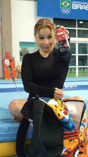 Flavia Saraiva feet photo thumbnail