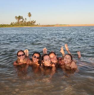 Flavia Saraiva feet photo thumbnail