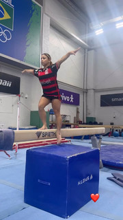 Flavia Saraiva feet photo thumbnail