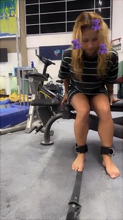 Flavia Saraiva feet photo thumbnail