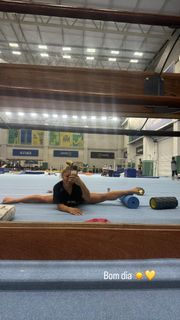 Flavia Saraiva feet photo thumbnail