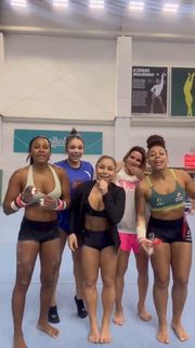 Flavia Saraiva feet photo thumbnail