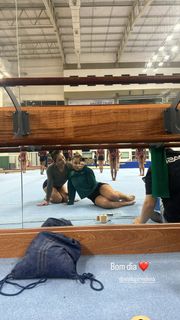 Flavia Saraiva feet photo thumbnail