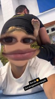 Flavia Saraiva feet photo thumbnail